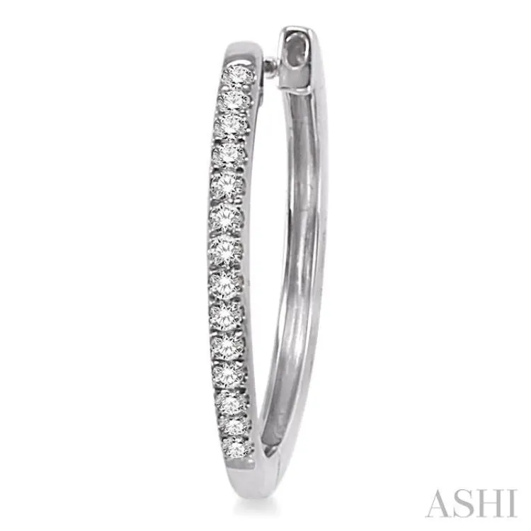 1/4 Ctw Round Cut Diamond Hoop Earrings in 10K White Gold