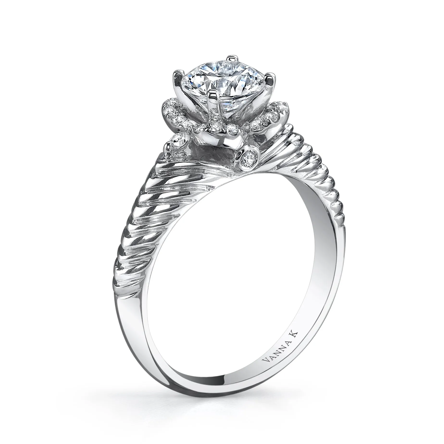 18K White Gold Halo Diamond Engagement Ring