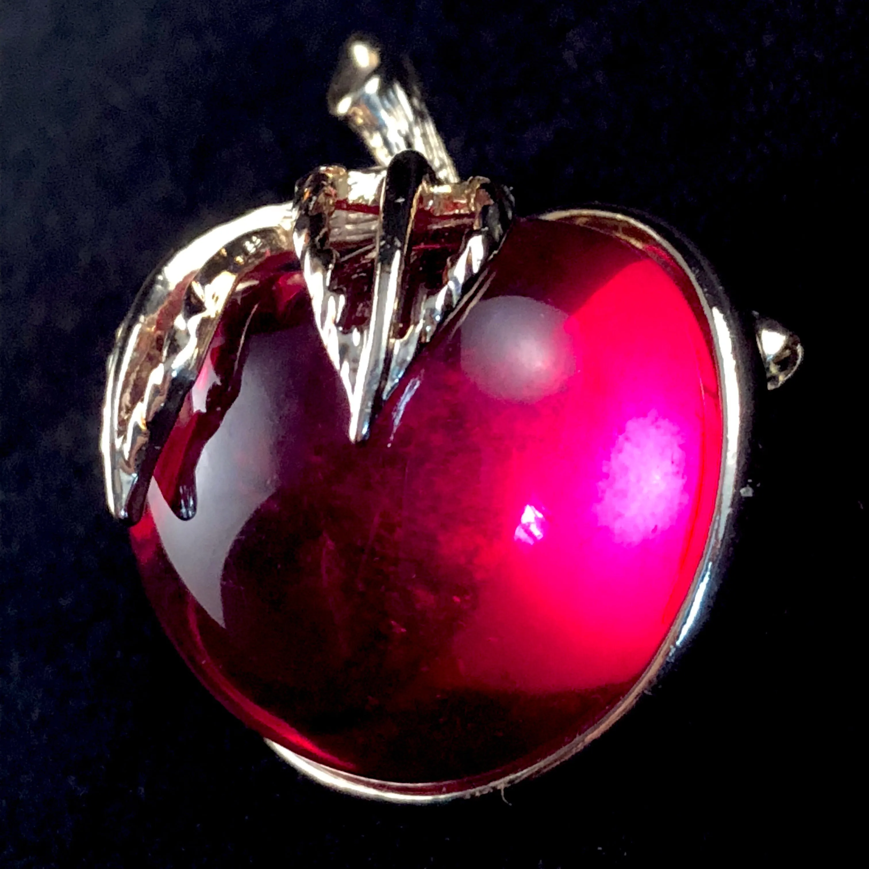 1972 Sarah Coventry Burgundy Brooch