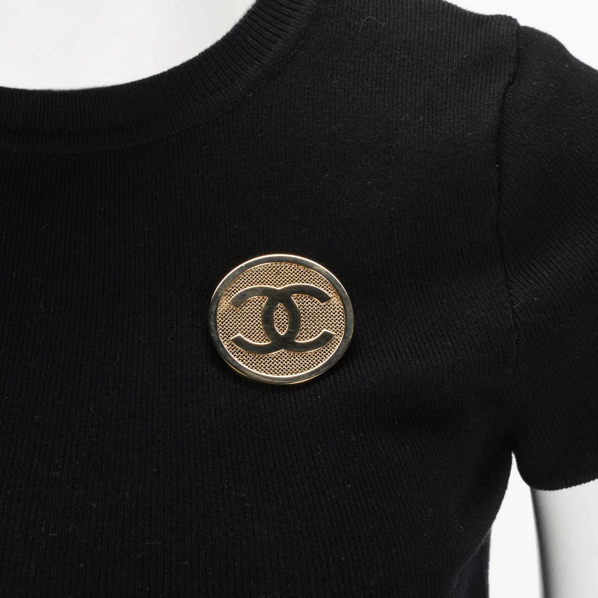 Chanel Light Gold Mesh Round CC Brooch