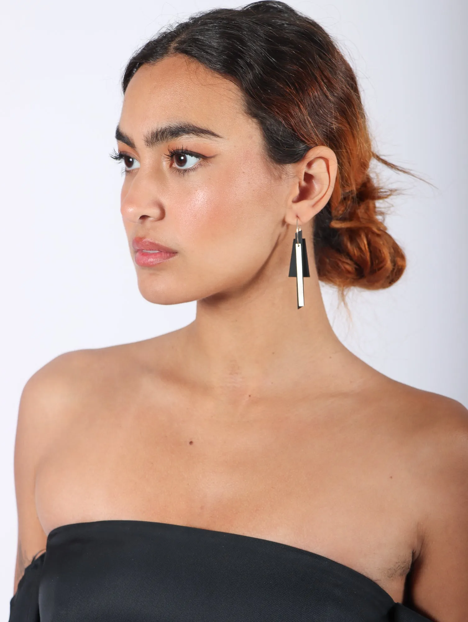 Liberta Bar Hoop Earrings in Black by Aumorfia