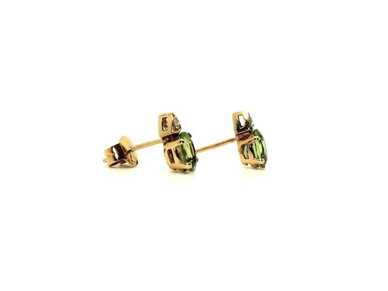 Peridot And Diamond Stud Ad No.0707 (5/7mm)