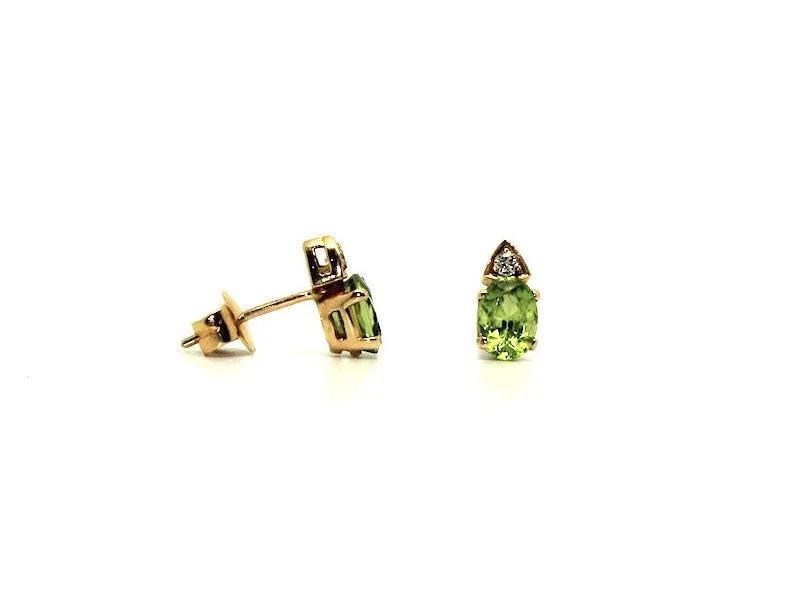 Peridot And Diamond Stud Ad No.0707 (5/7mm)